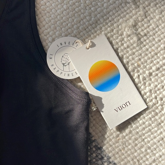 Black vuori tank small! Never worn, tag still on! - Picture 2 of 5